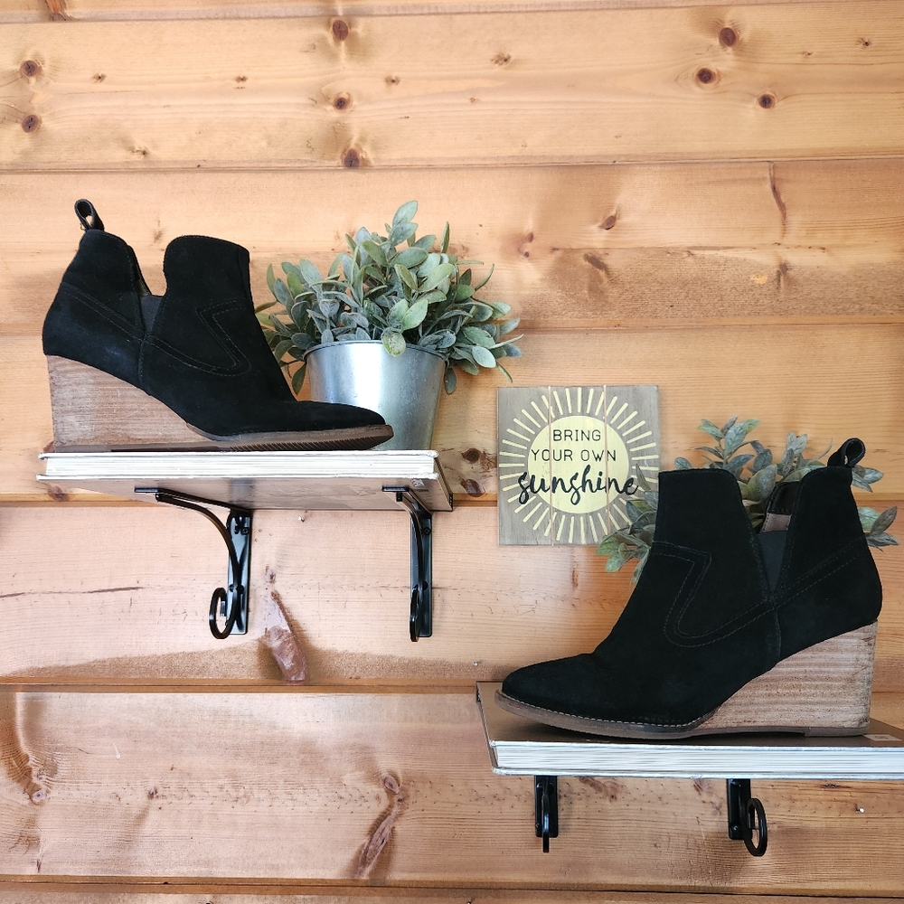 Blondo Irving Waterproof Black Suede Leather Wedge Heel Bootie Ankle Boot Sz 7.5